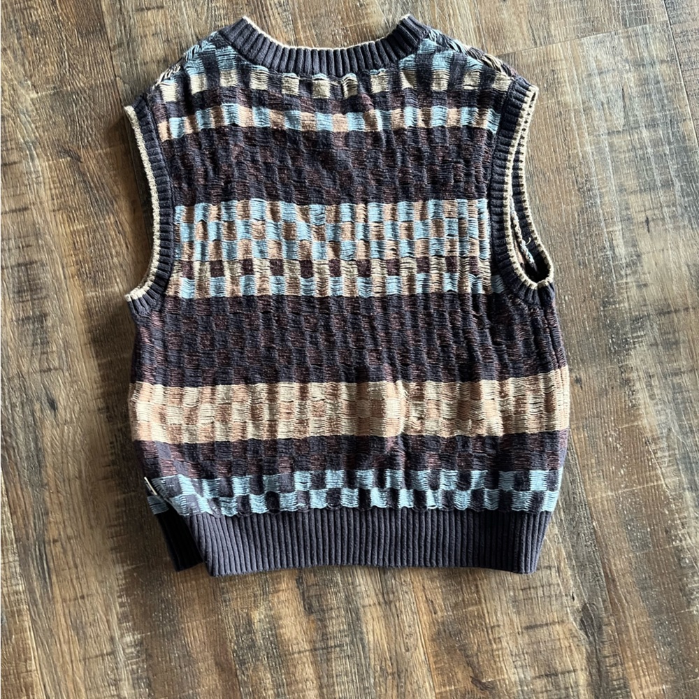 URBAN OUTFITTERS SWEATER VEST: SIZE S - Picture 3 of 3